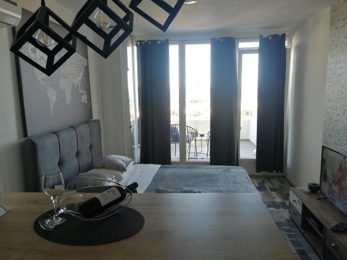 Studio Apartment Lanterna Zadar Exteriör bild
