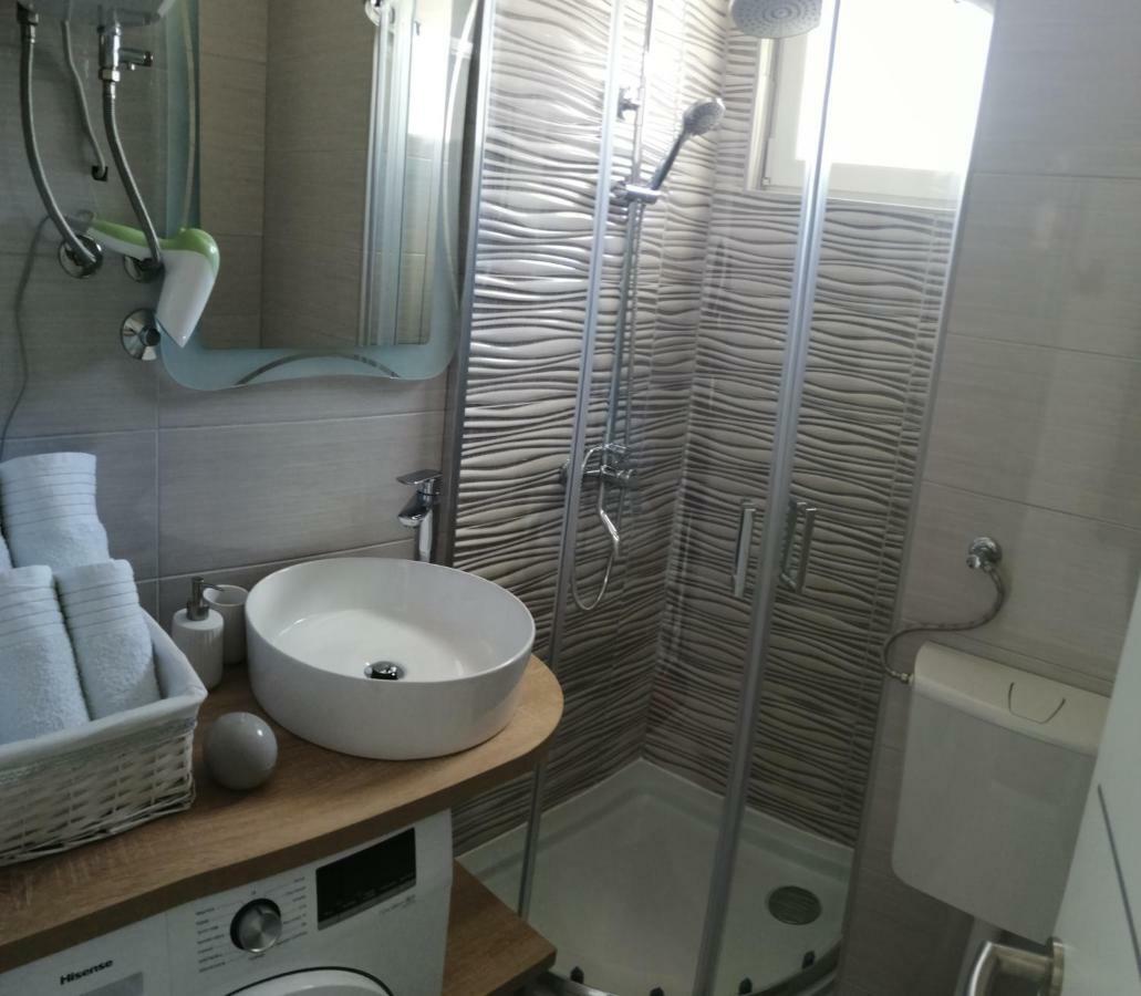 Studio Apartment Lanterna Zadar Exteriör bild